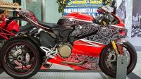 Corak batik motor Ducati sebagai Ciri khas Bangsa
