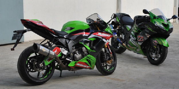 Duet Moge Kawasaki ZX Tampil Bagaikan Pembalap Superbike 