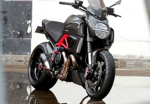 Modifikasi Ducati Diavel, Semakin Mewah Dengan Balutan Carbon 200 Jutaan